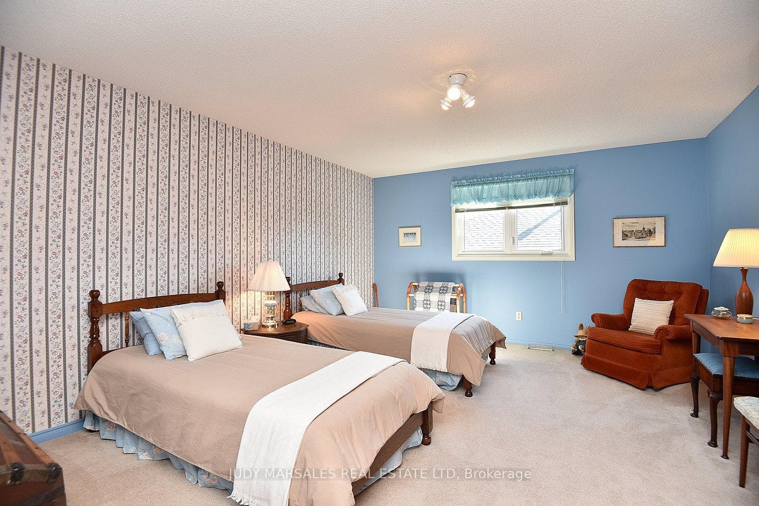 8 Lennard Crescent photo 29