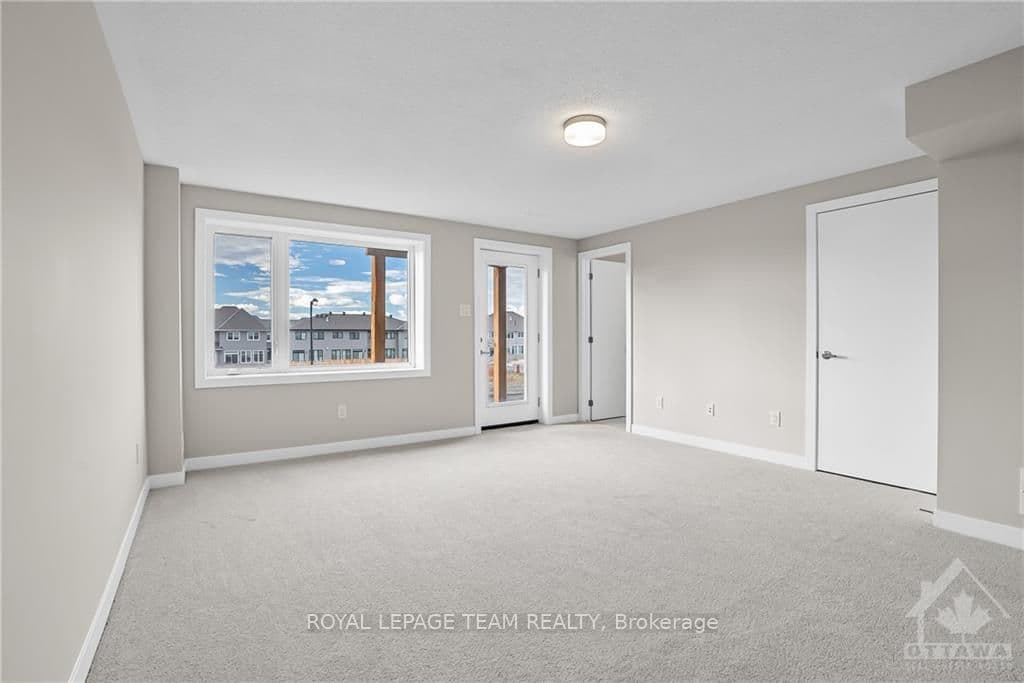 120 BEEBALM Crescent photo 23