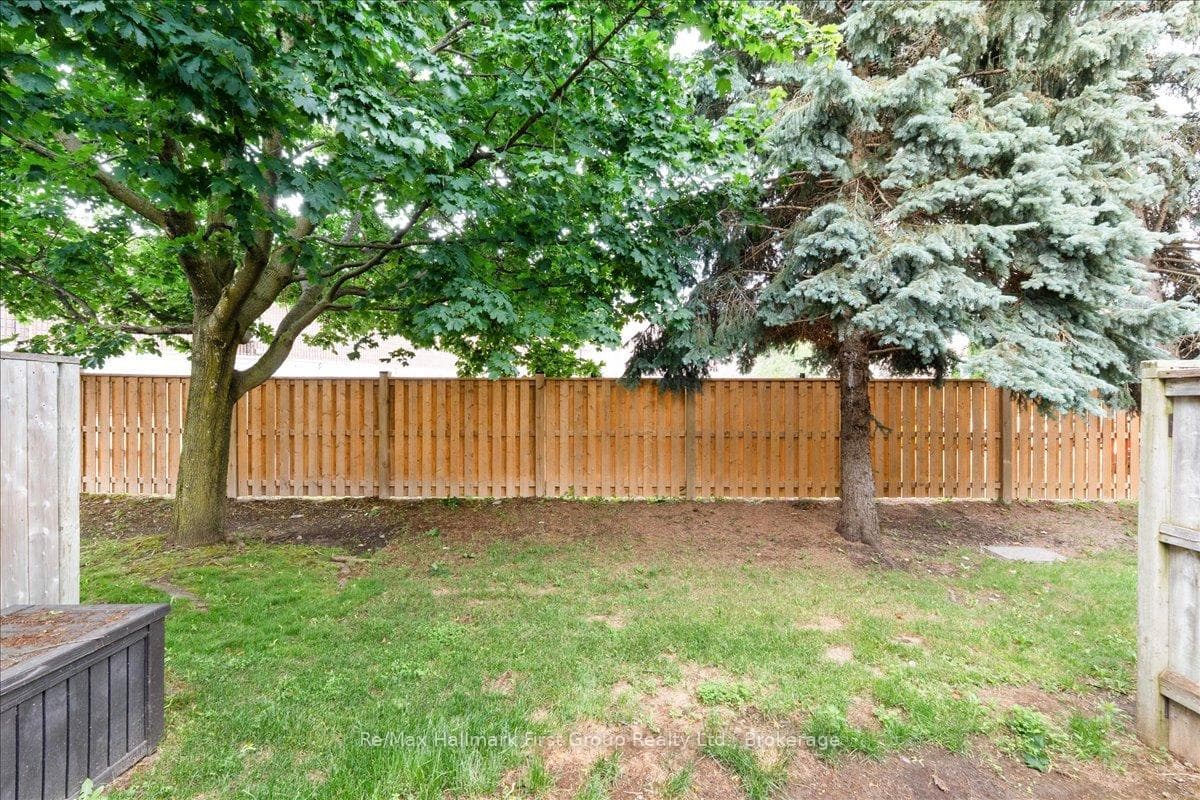 9 Alexis Way photo 31