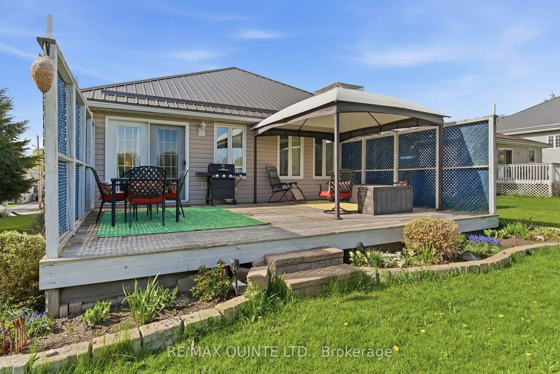 99 McKenzie Street photo 40