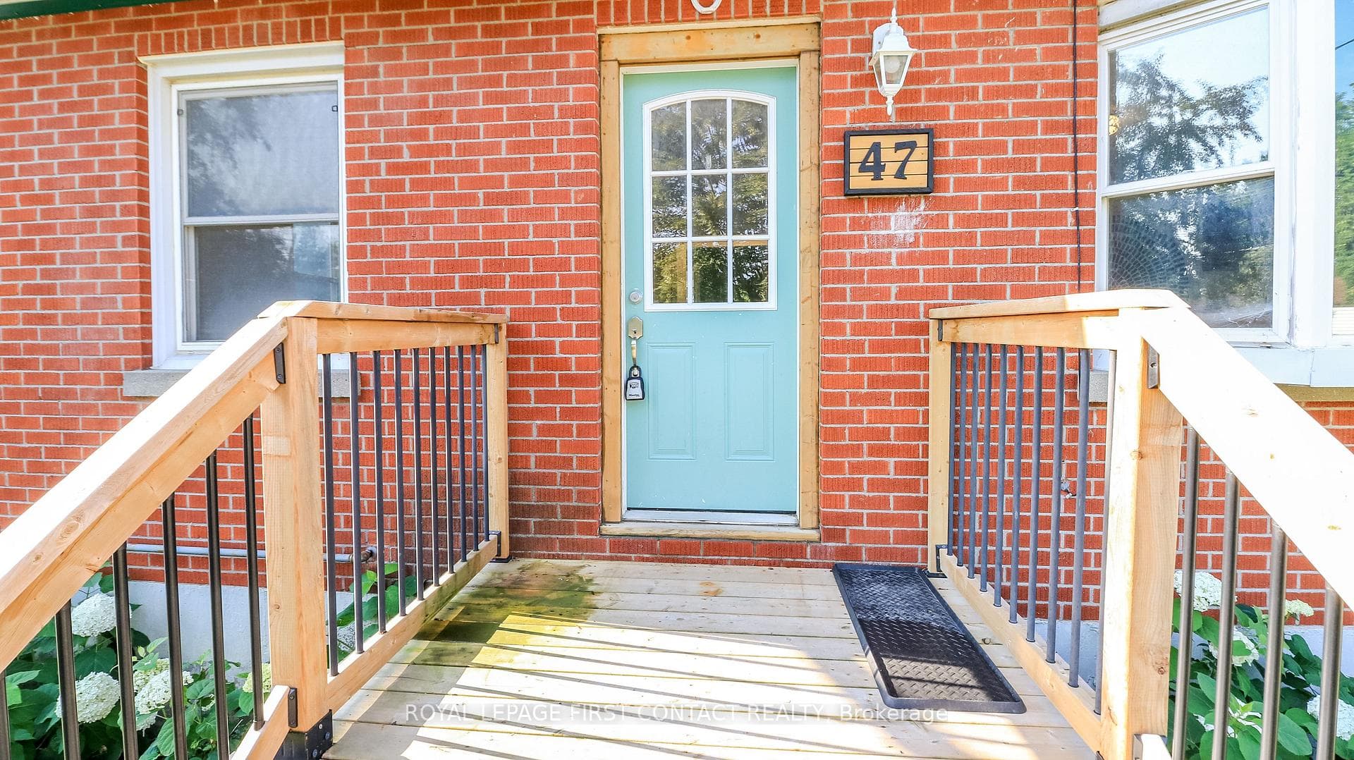 47 Campbell Avenue photo 12