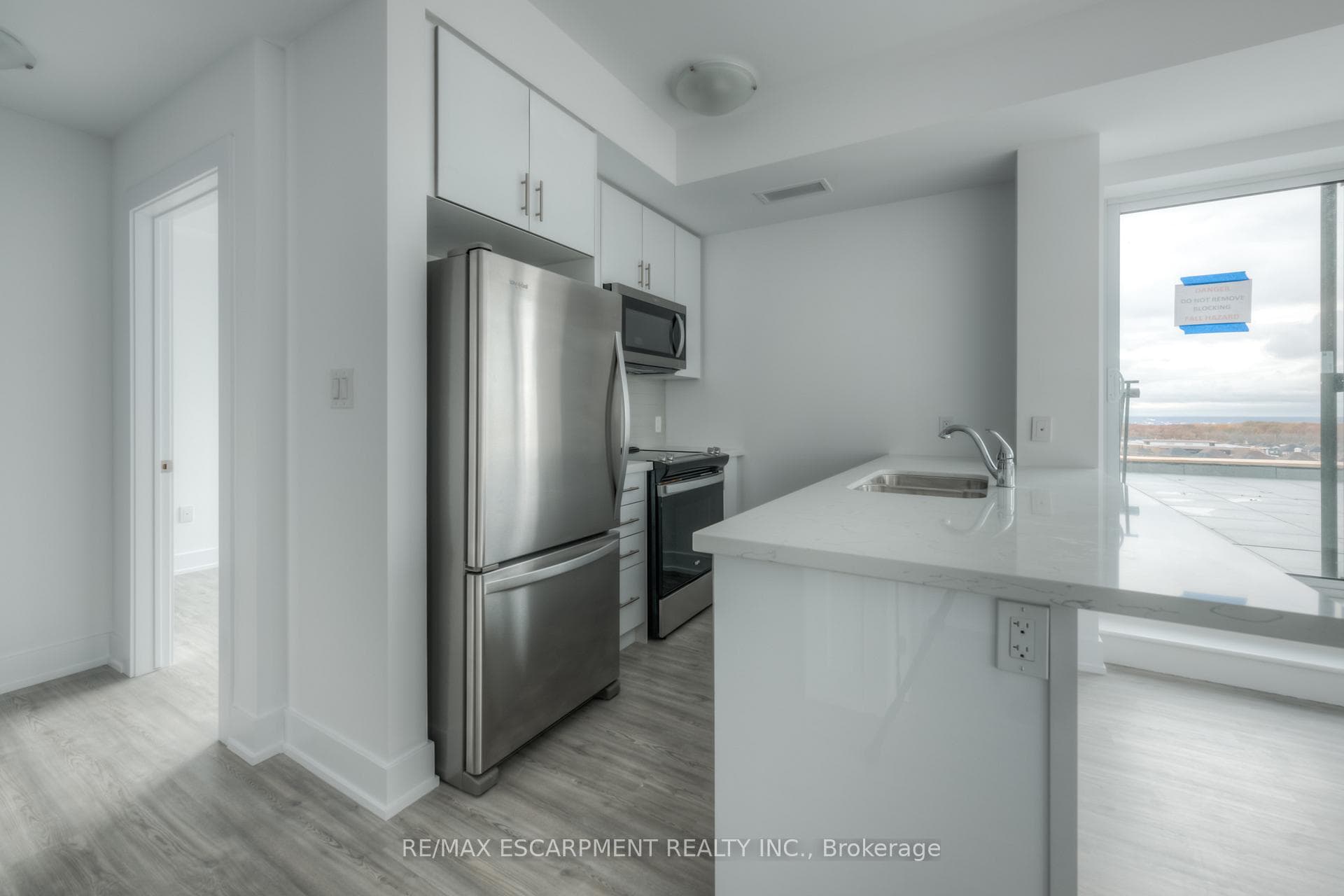450 DUNDAS Street Unit 909 photo 12