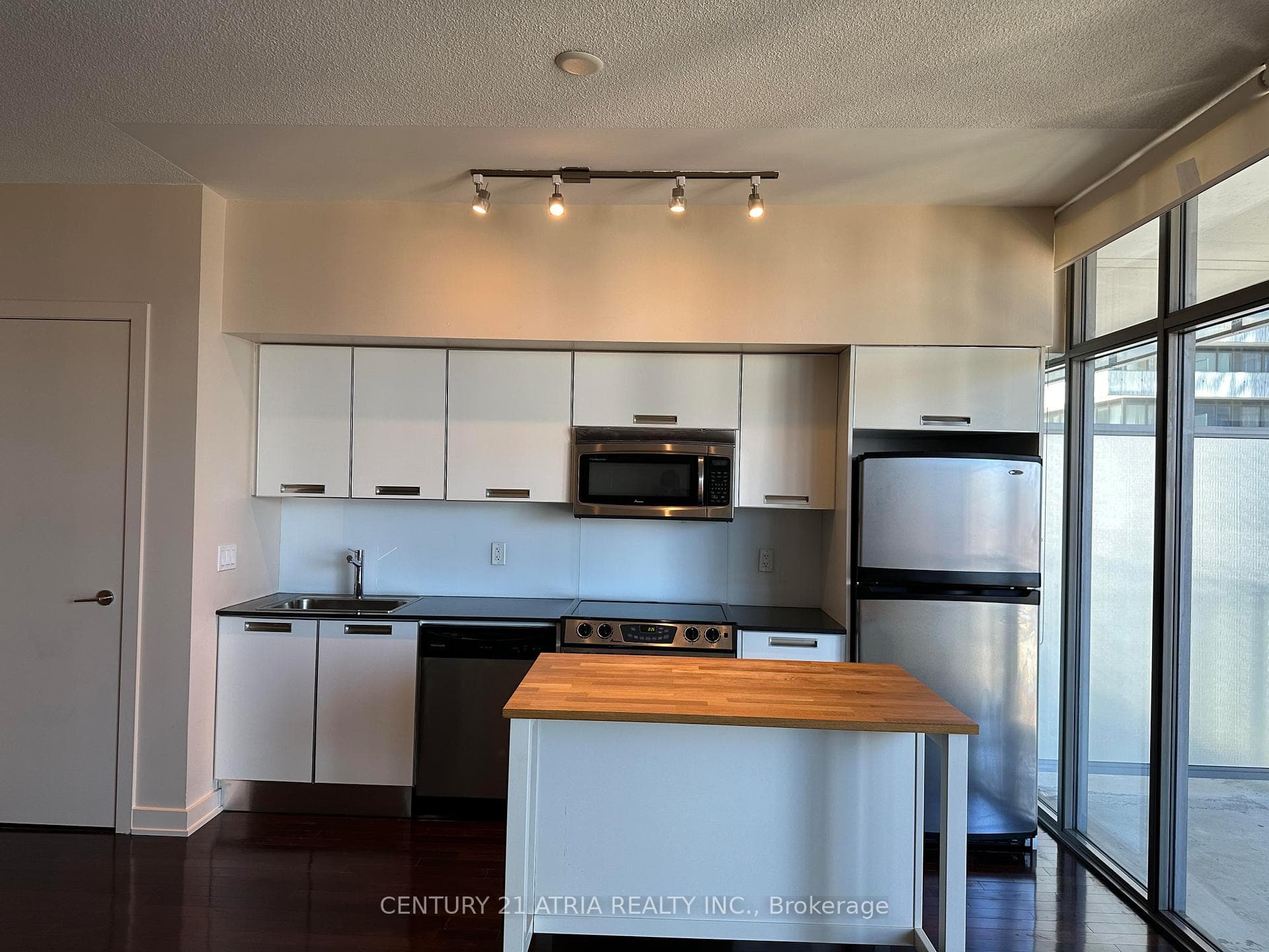 33 Charles Street Unit 1612 photo 1