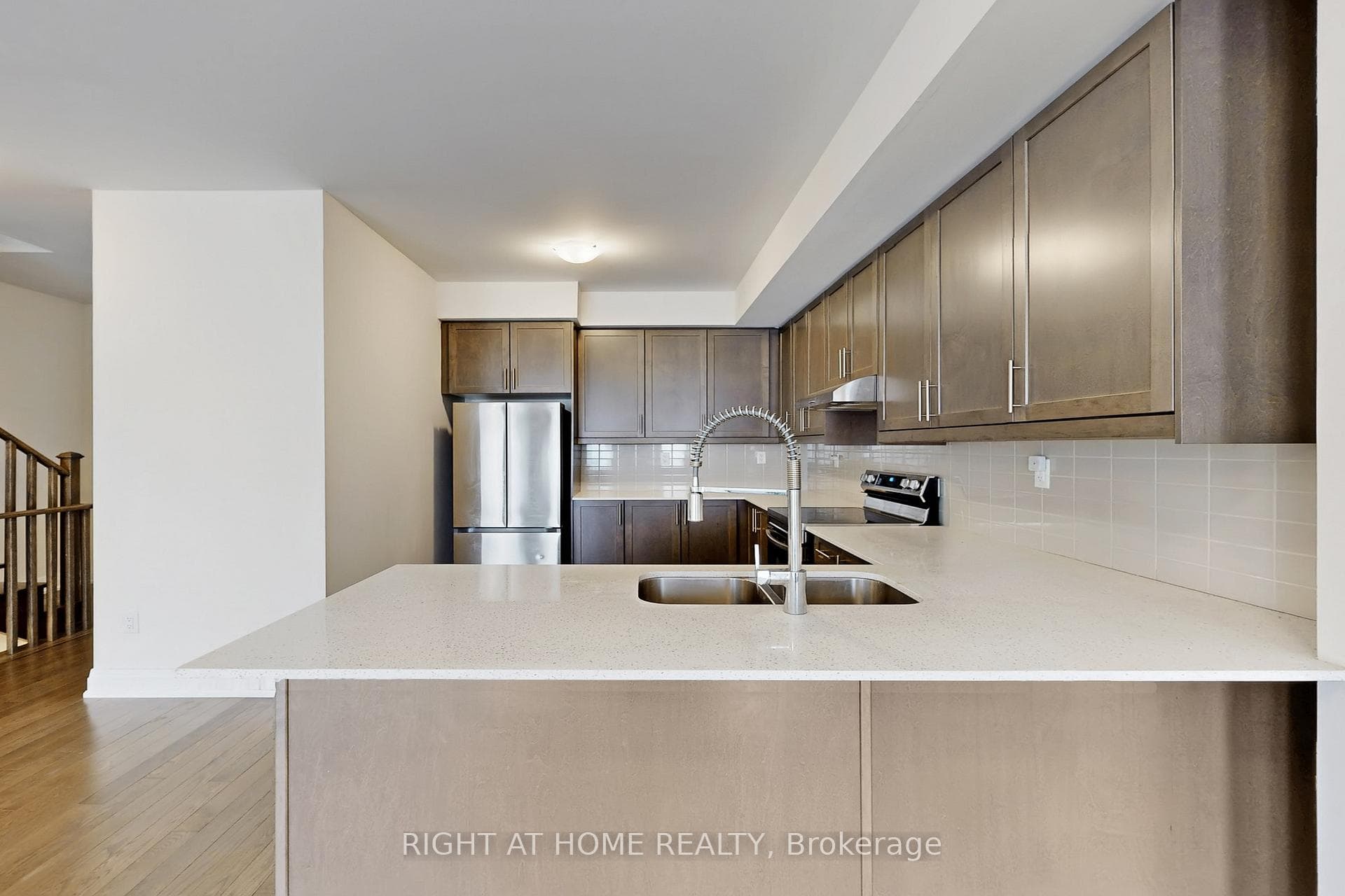 157 Blick Crescent photo 10