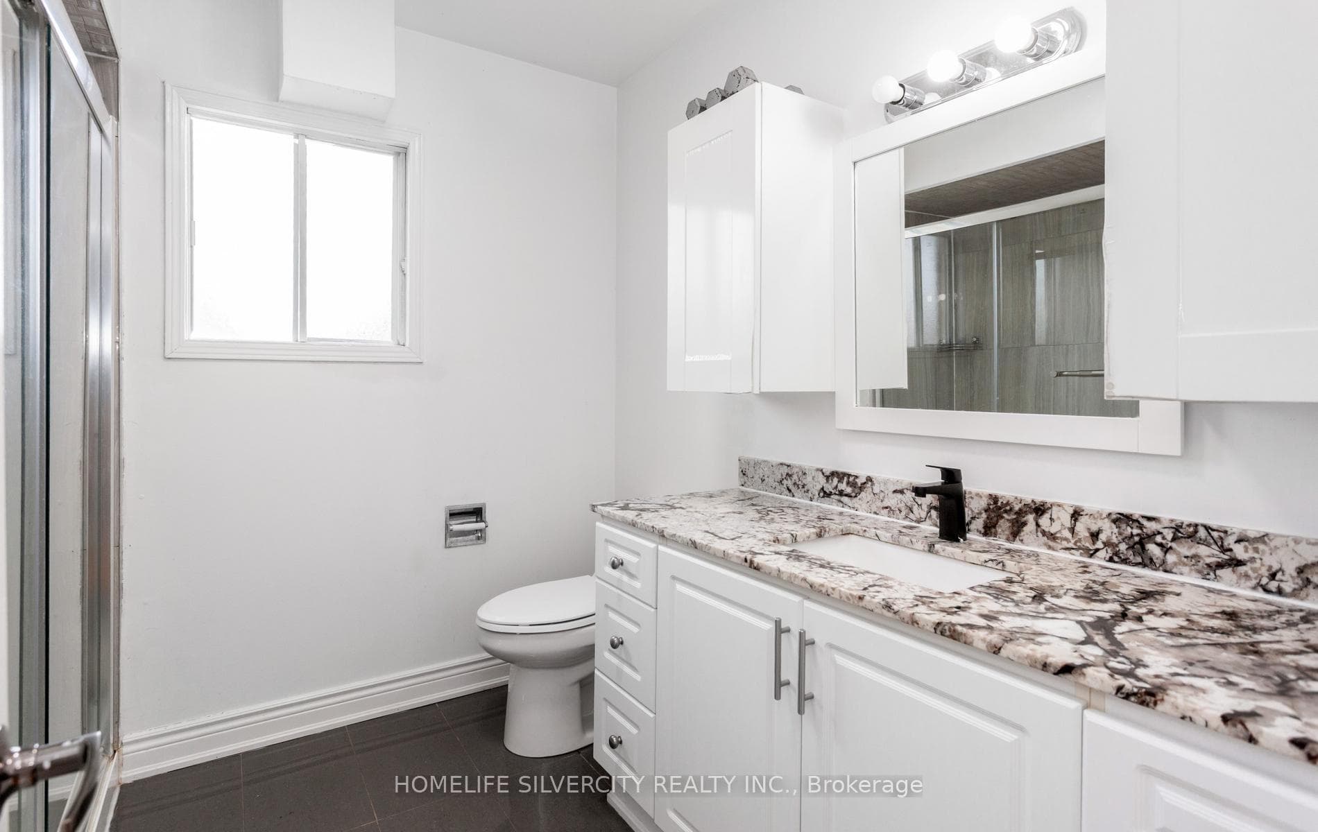 303 Hickory Circle photo 34