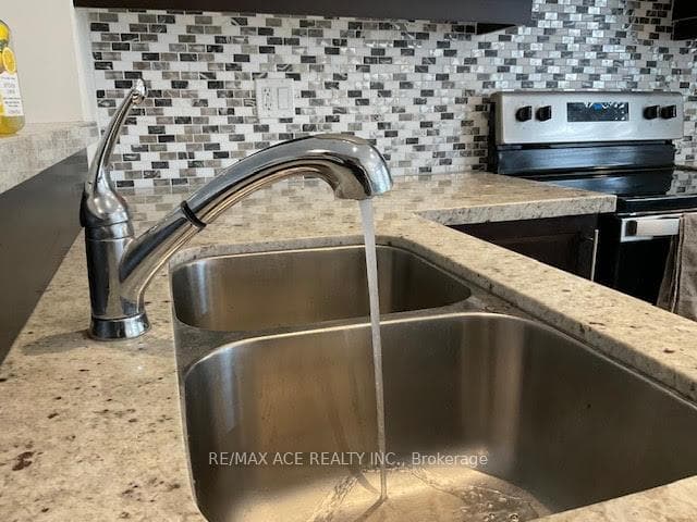 88 Pearman Crescent photo 8