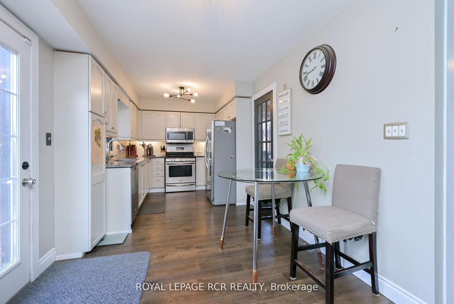 22 Coburn Crescent photo 5