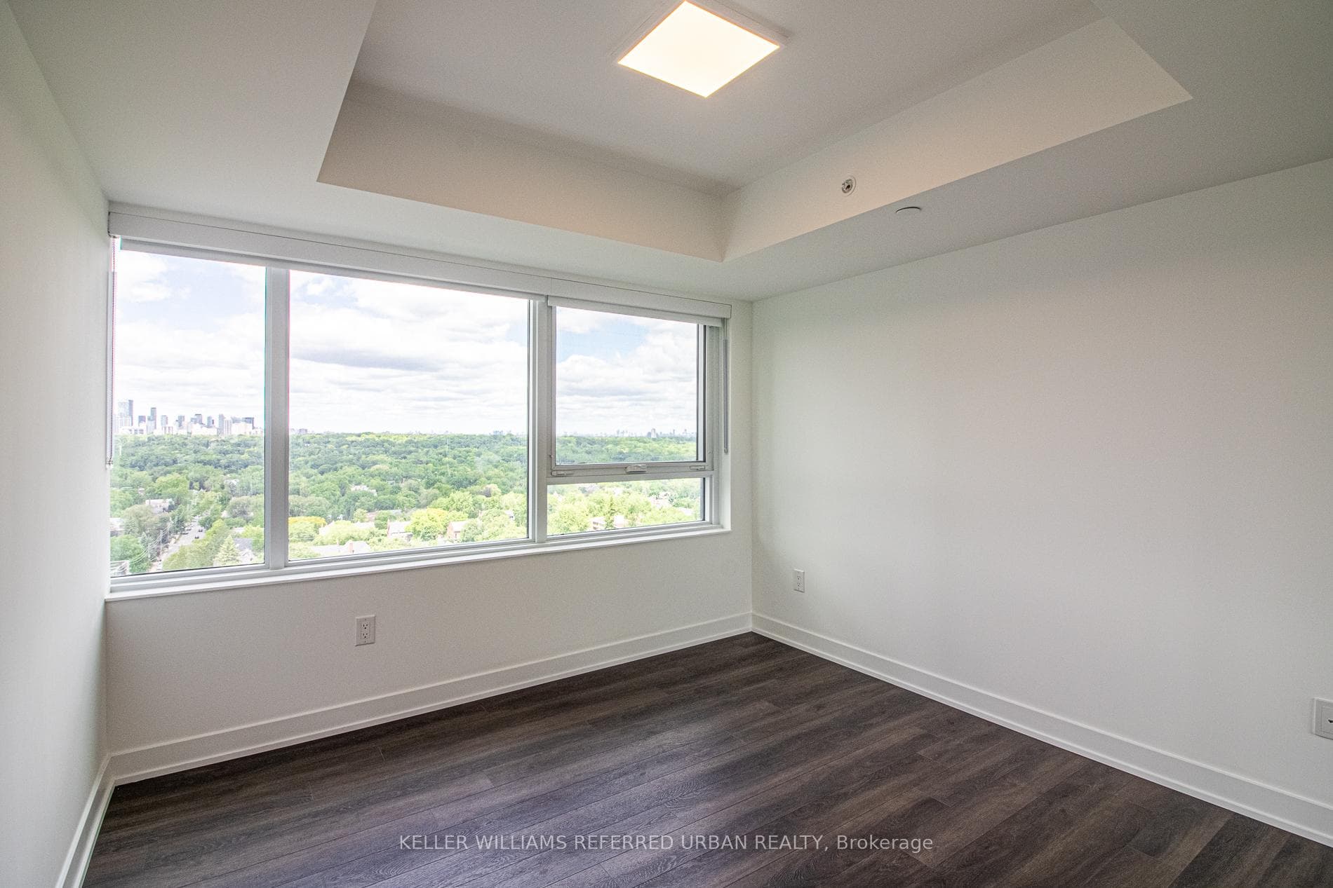 609 Sherbourne Street Unit 2104 photo 6