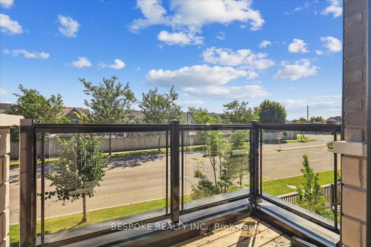 282 Carnwith Drive photo 21