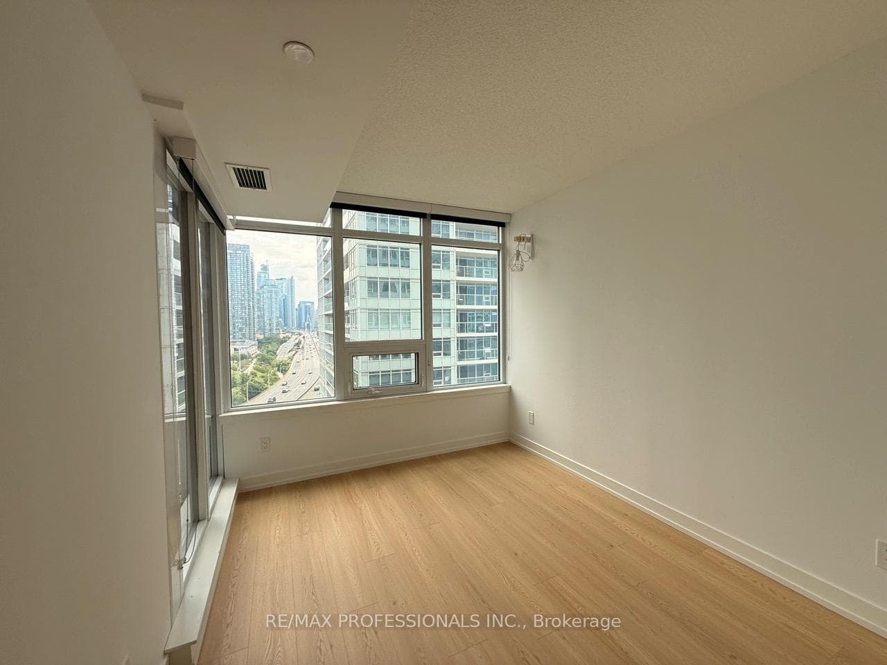 19 Bathurst Street Unit 1708 photo 16