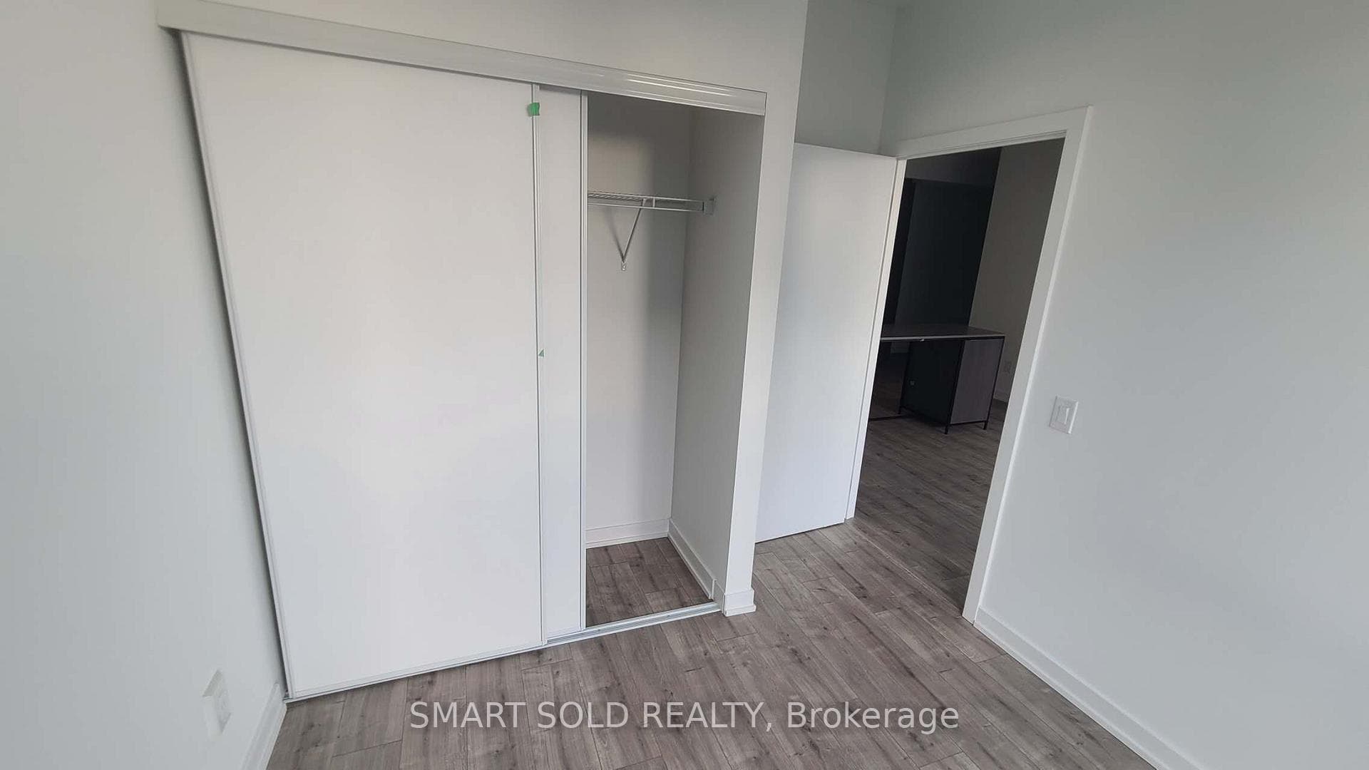 215 Lakeshore Road Unit 533 photo 11