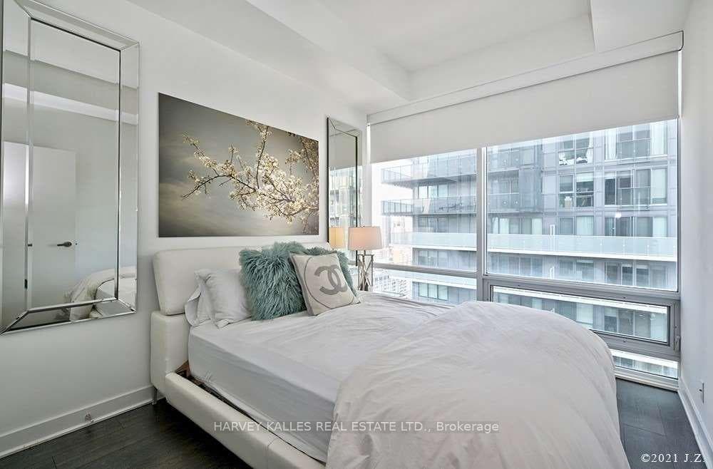15 Grenville Street Unit 3009 photo 9