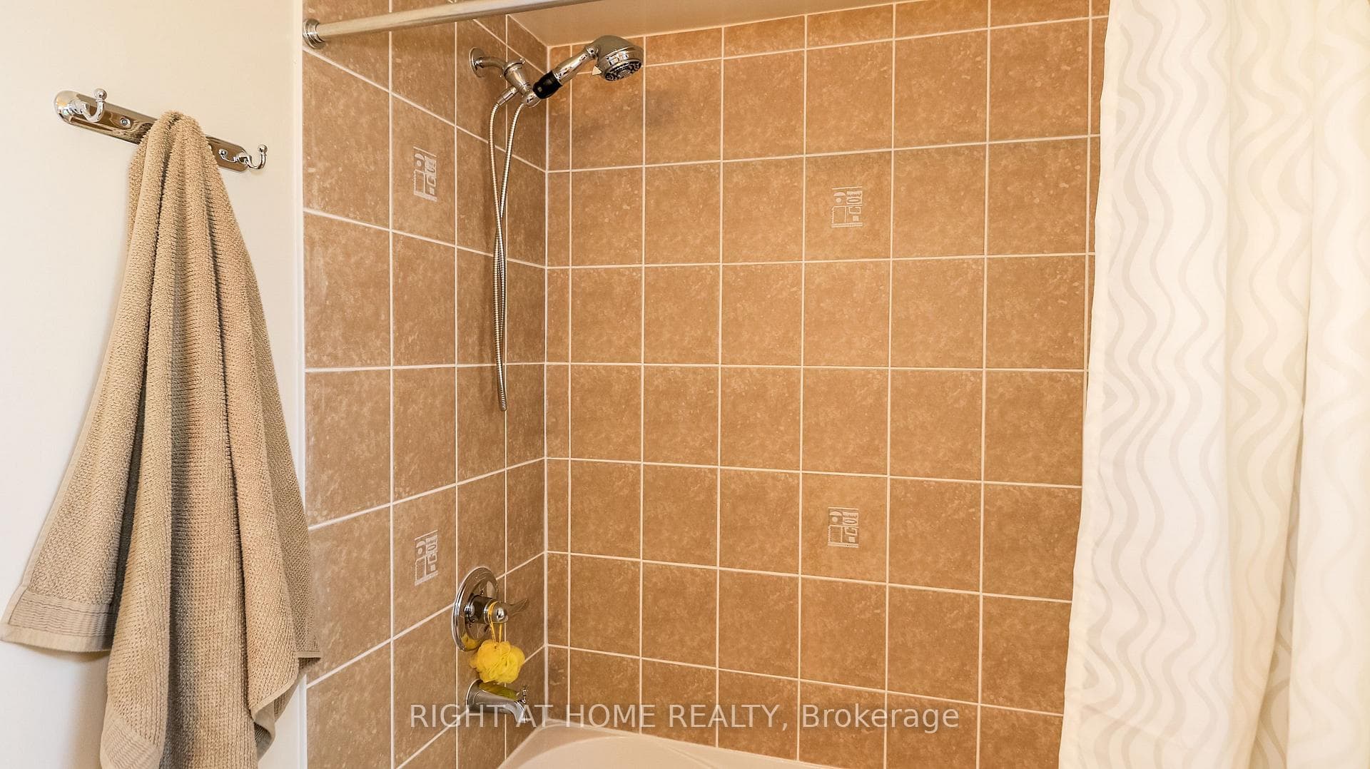 33 Marina Village Drive photo 18