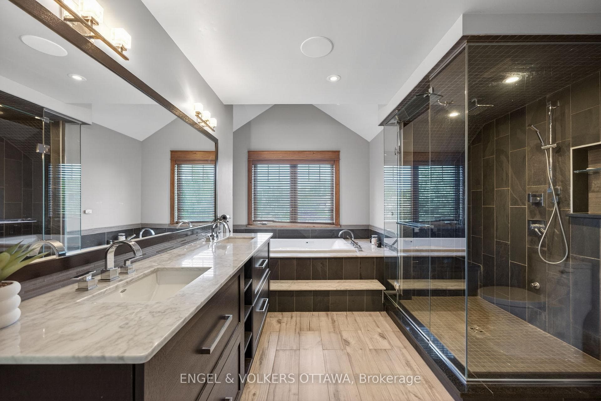 Ensuite bath