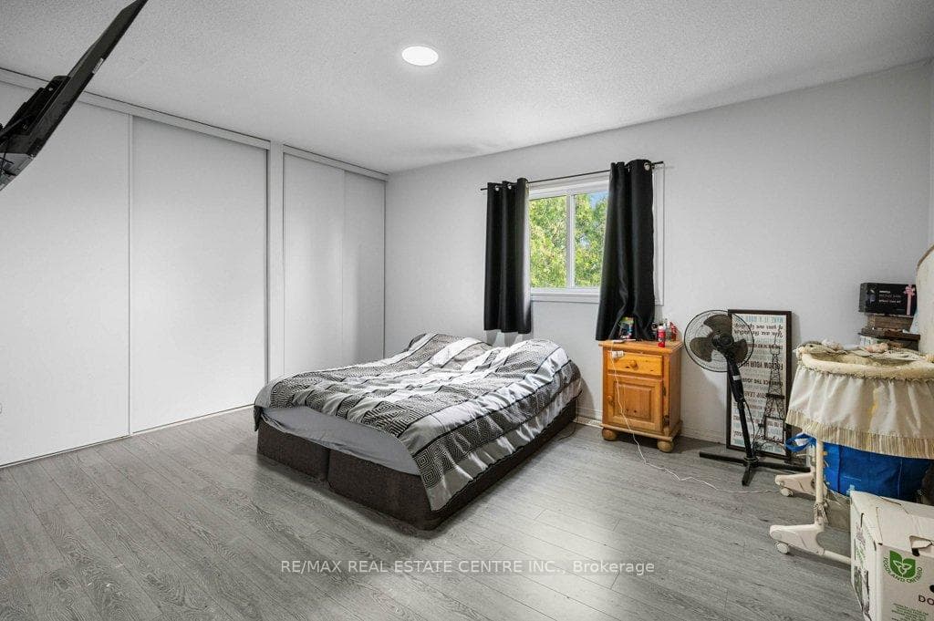 295 Langlaw Drive photo 17