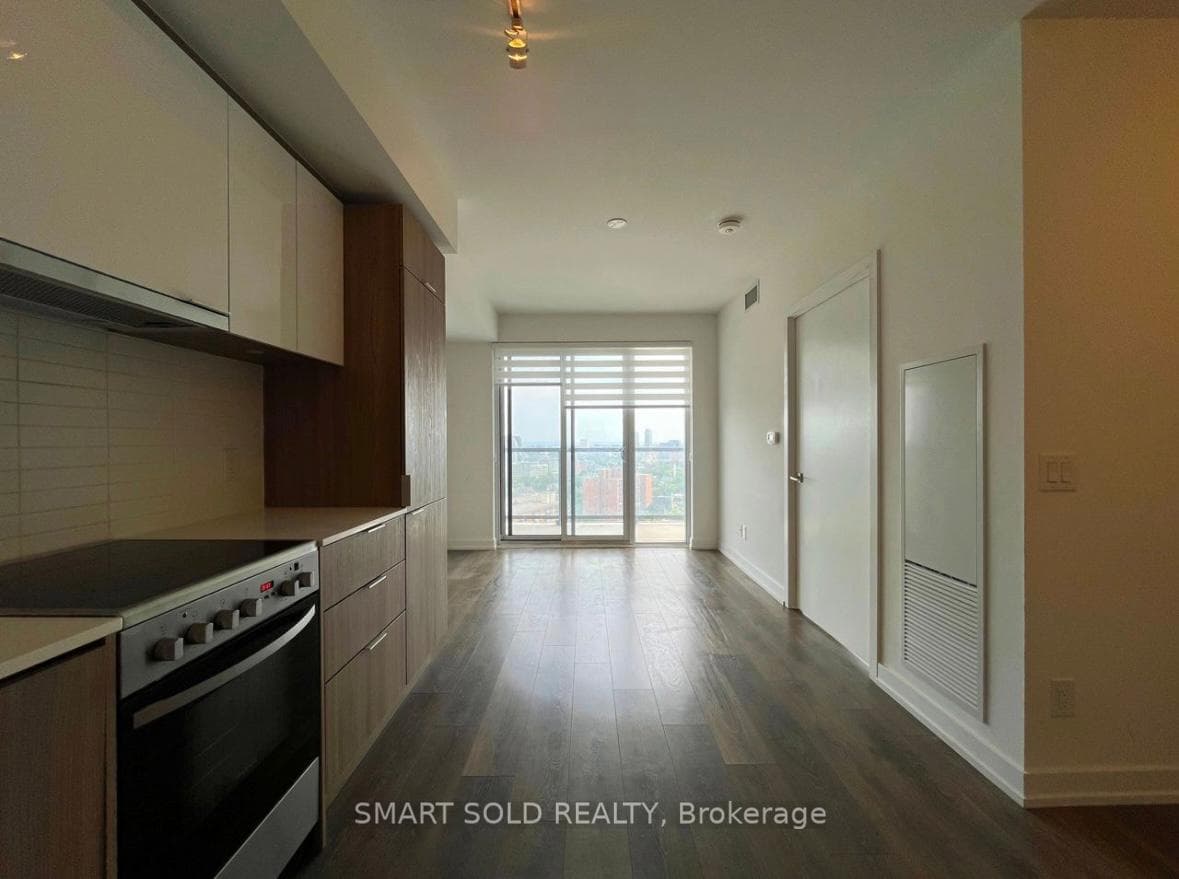 159 Wellesley Street Unit 1706 photo 4