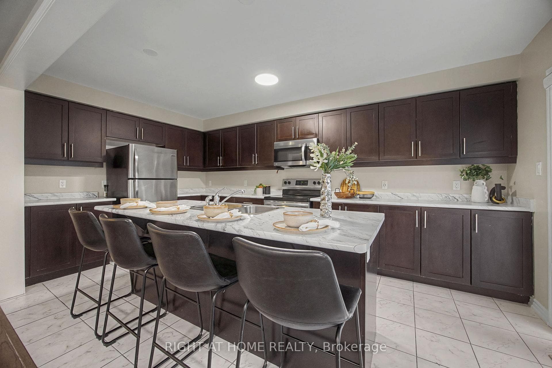 1235 Mulroney Heights photo 20