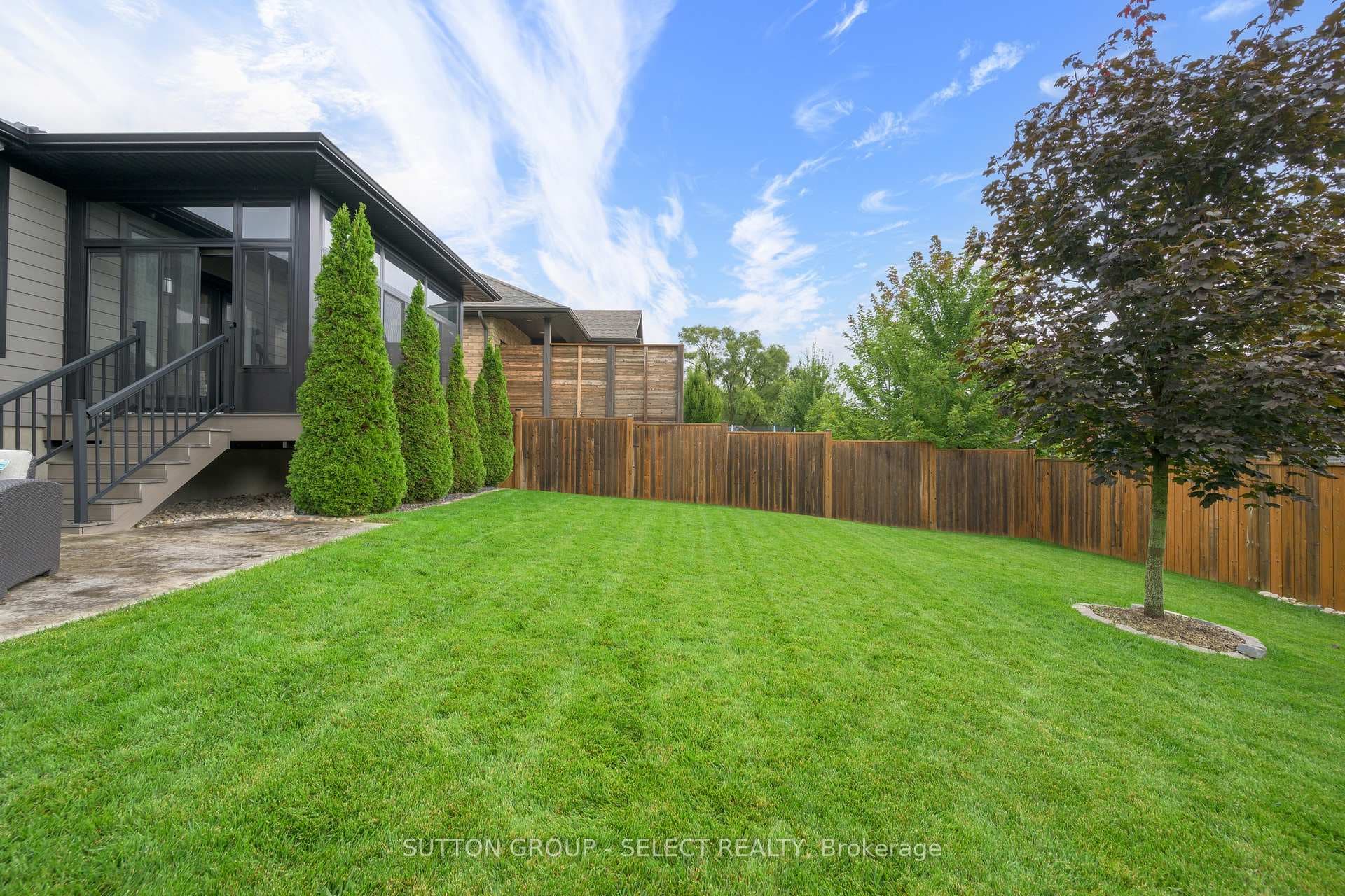 697 Barker Street photo 36