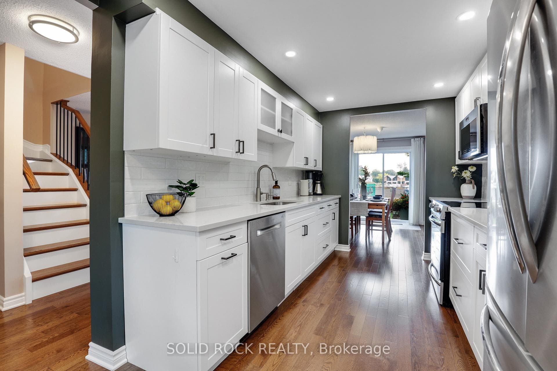 97 Beachview Private photo 11