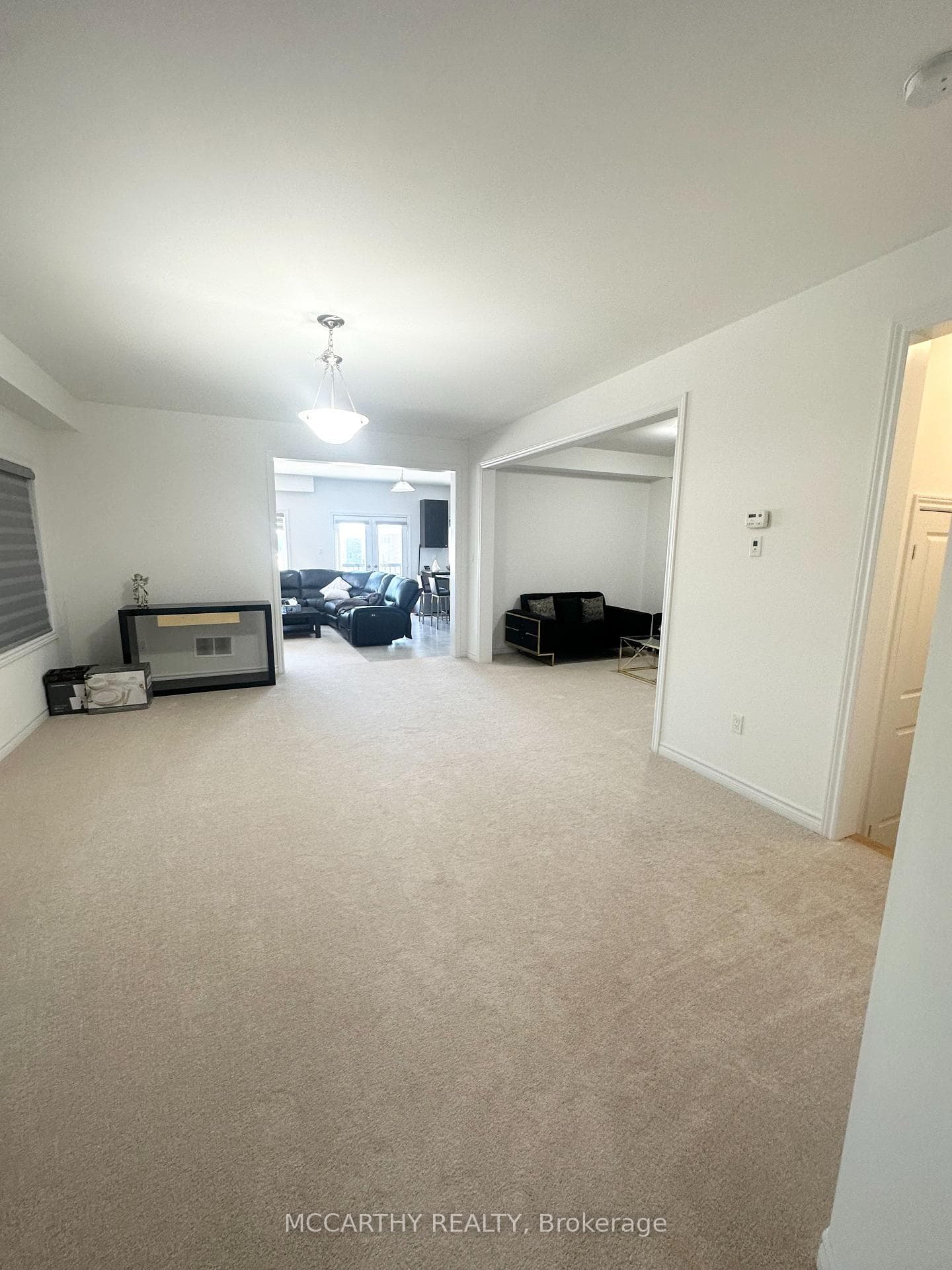 311 Ridley Crescent photo 7
