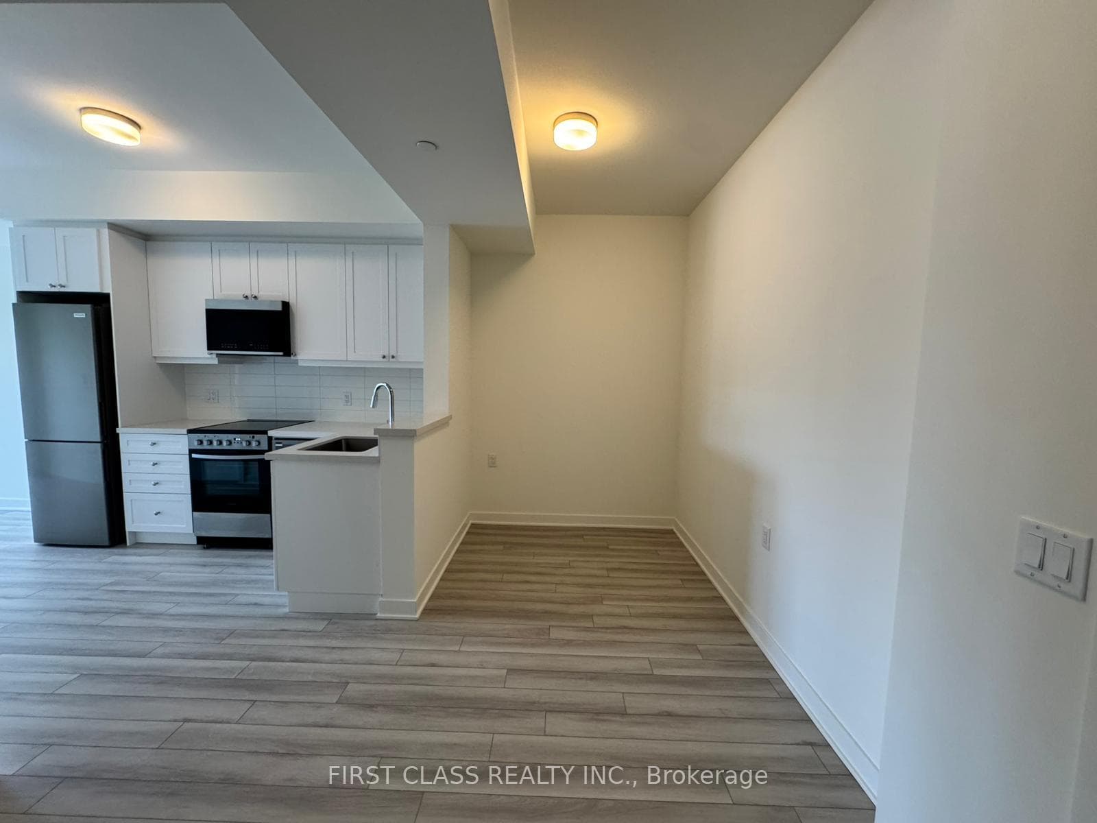 51 Clarington Boulevard Unit 318 photo 4