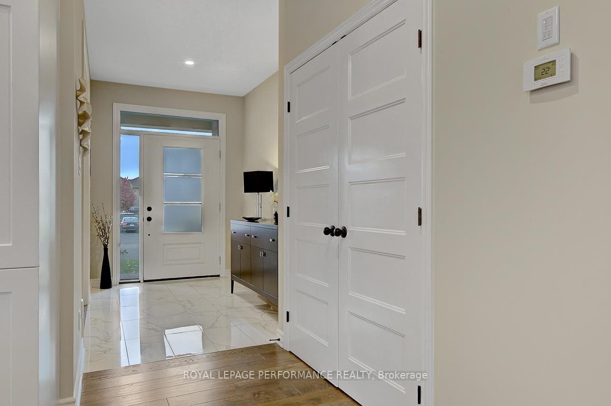 104 York Crossing photo 5