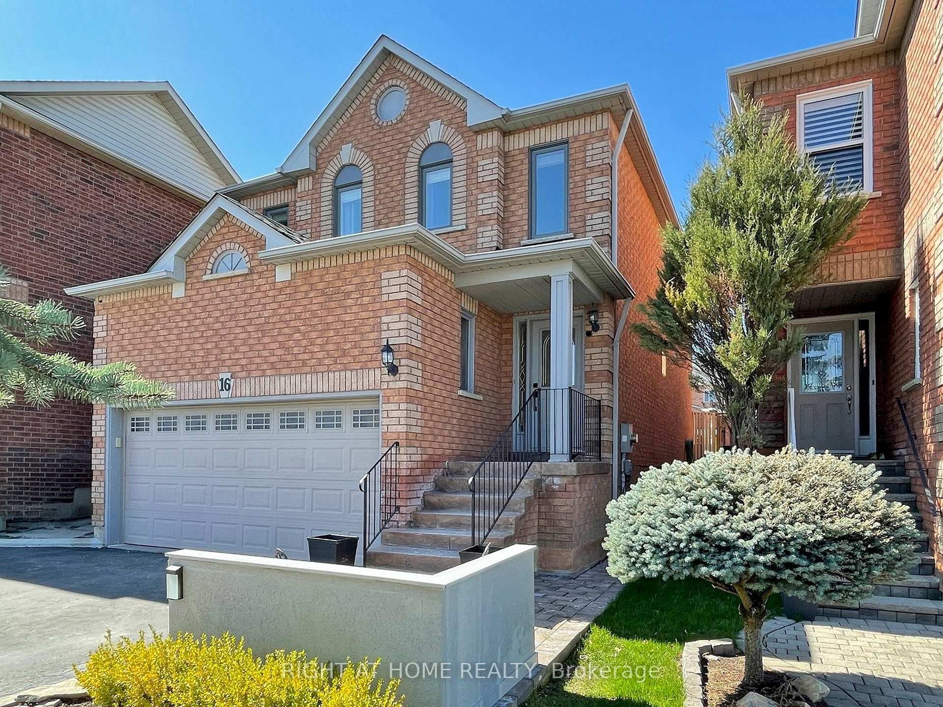 16 Castelli Court photo 2