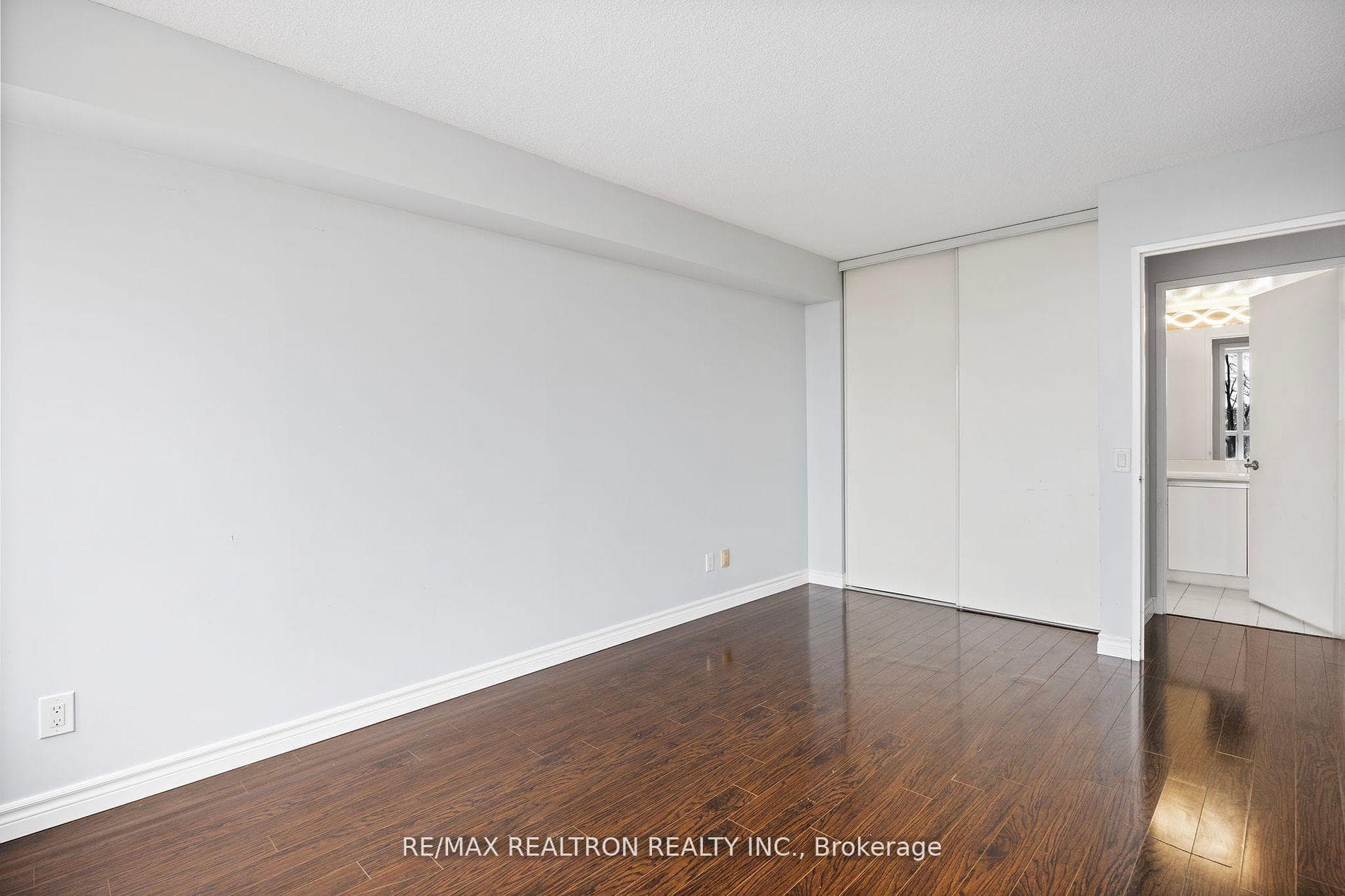 91 Townsgate Drive Unit 401 photo 15