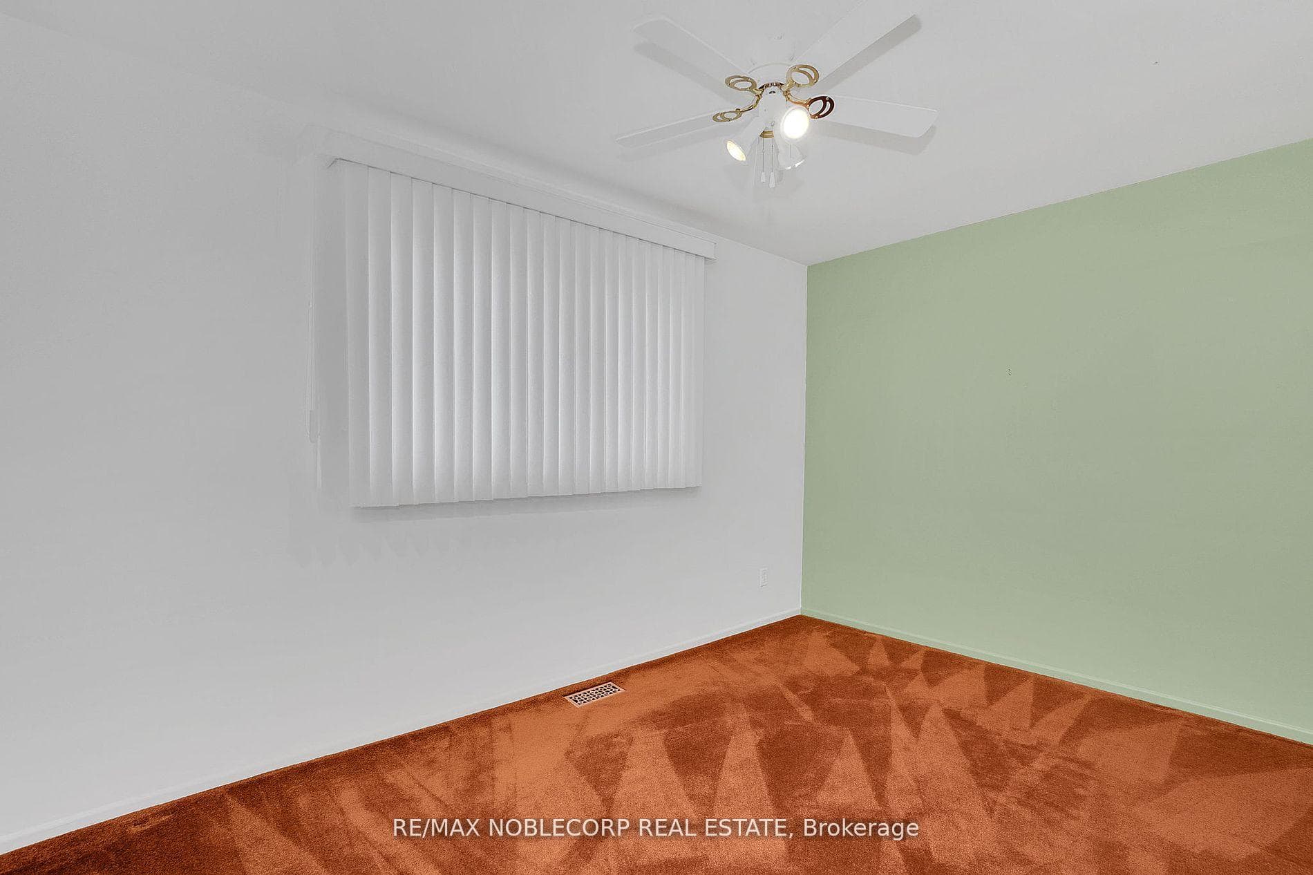 32 Summerside Crescent photo 13