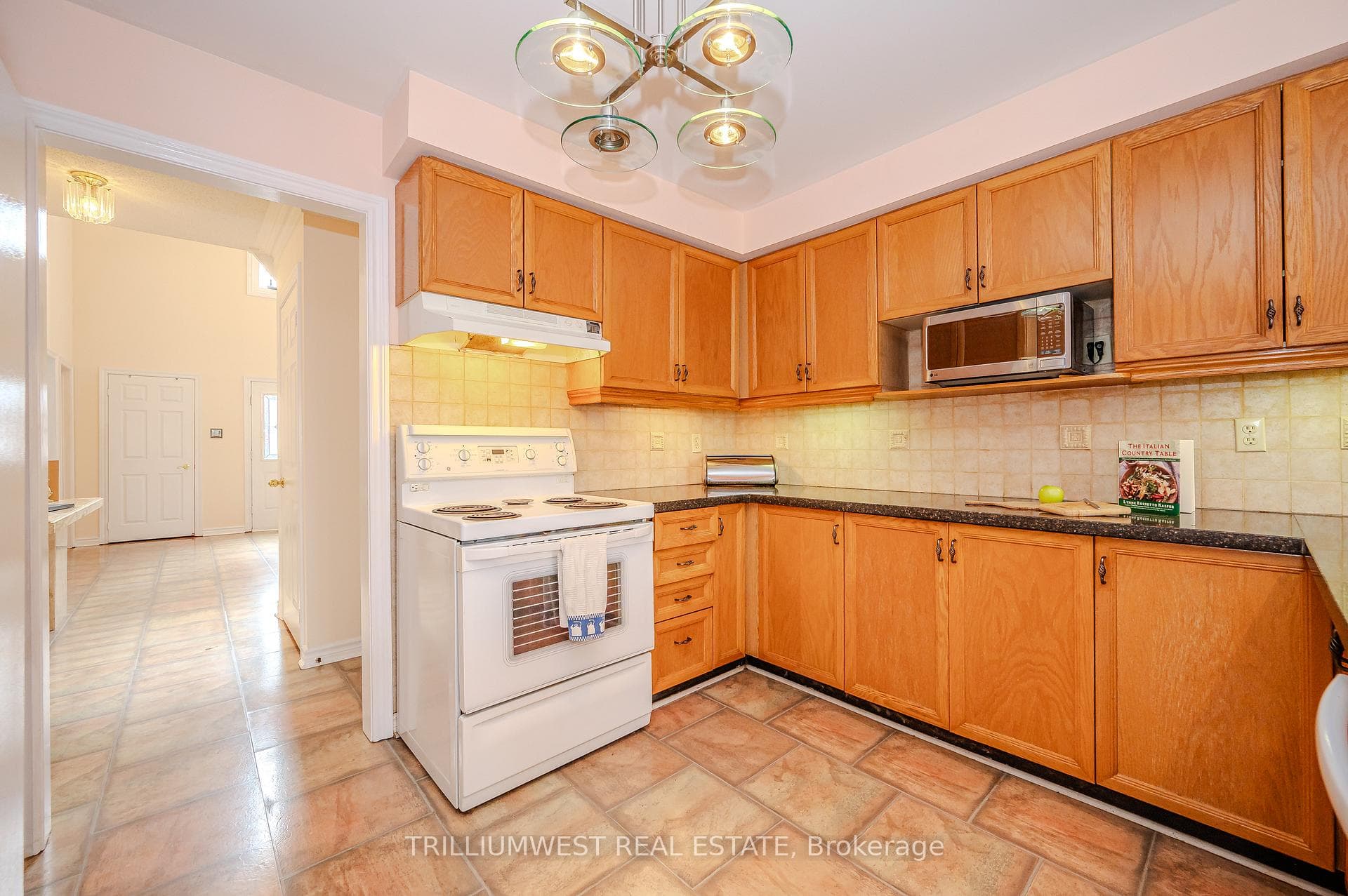 65 Treanor Crescent photo 8