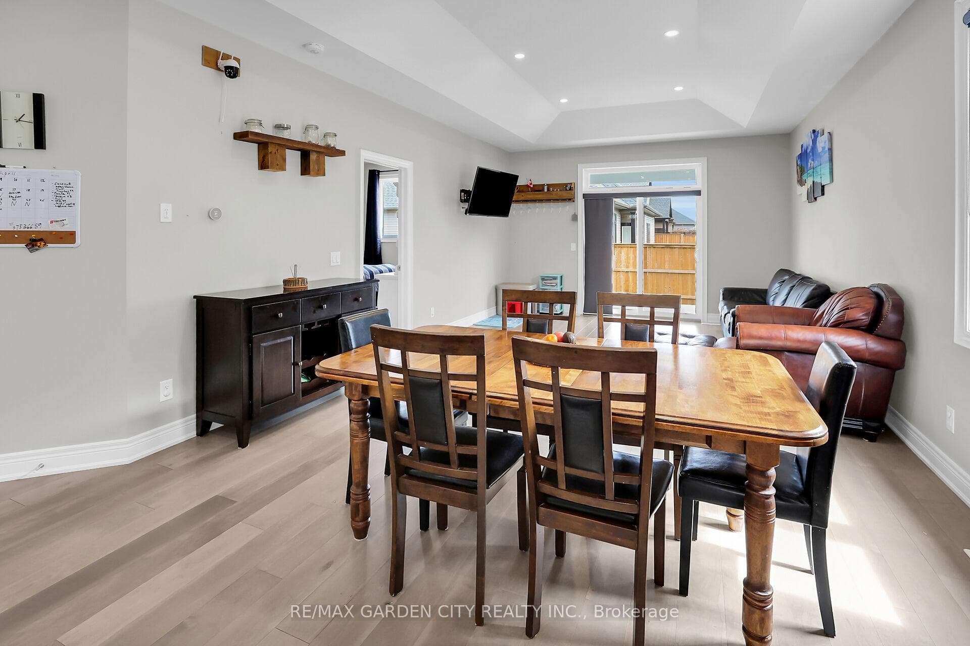 4238 Village Creek Drive photo 8
