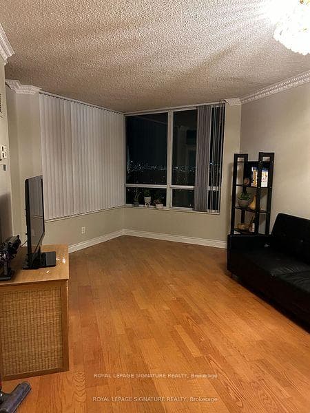 15 Northtown Way Unit 2221 photo 6