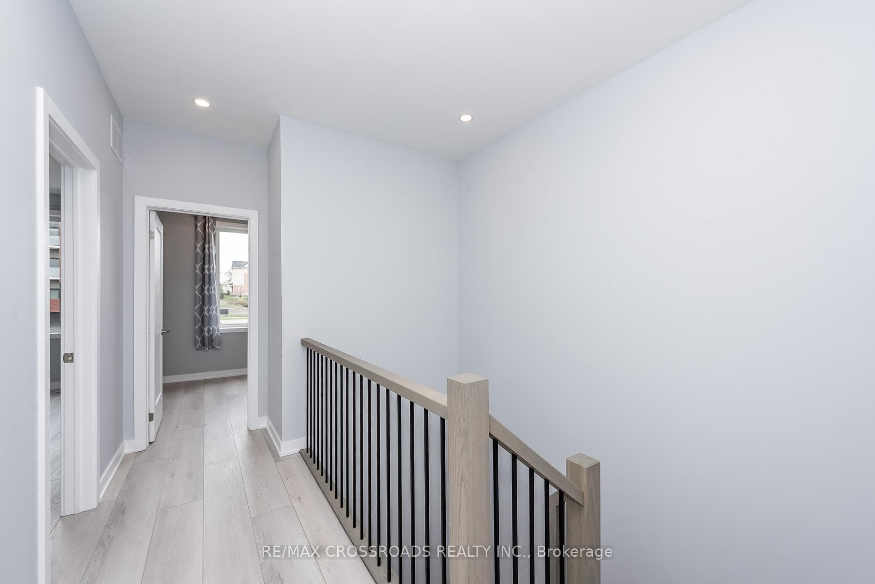 416 Dundas Street Unit 16 photo 34