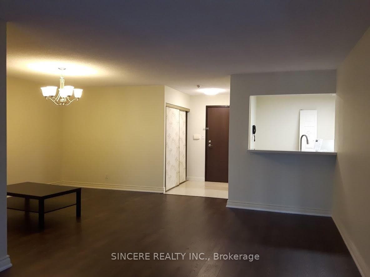30 Greenfield Avenue Unit 1108 photo 2