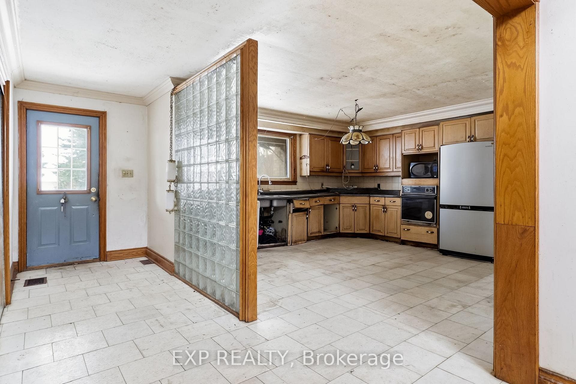 1622 Burns Street photo 17