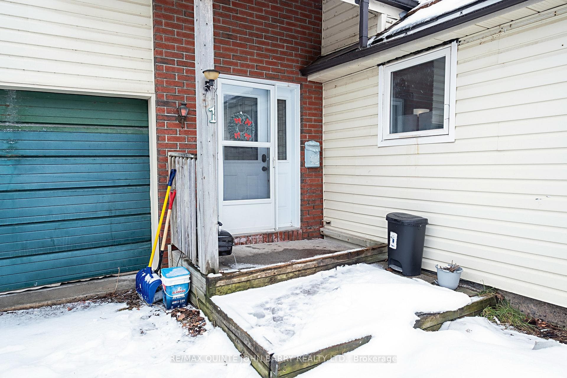 61 Kidd Avenue photo 4