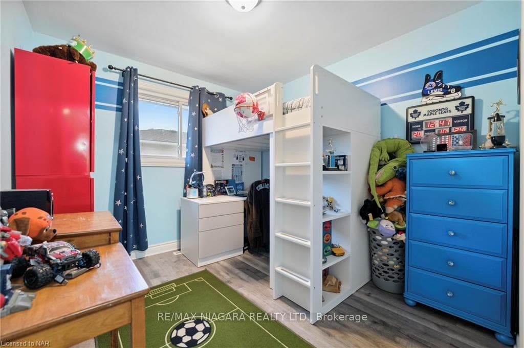 3093 Chipman Crescent photo 19