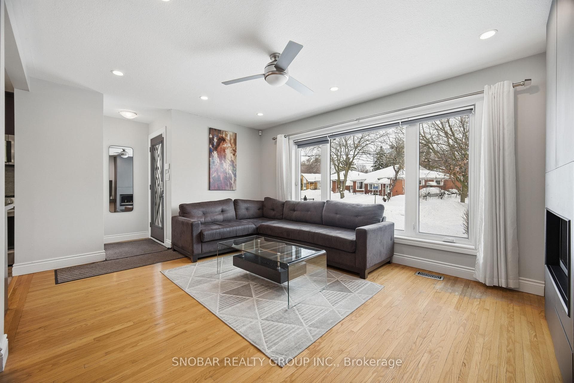 1301 Freeport Drive photo 4