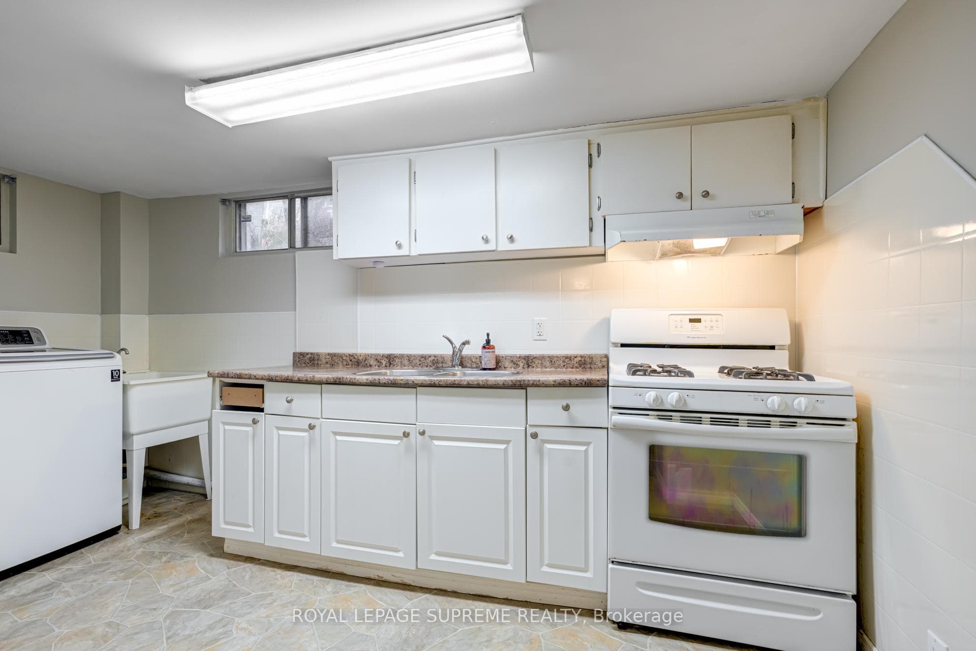 81 Wright Avenue photo 35