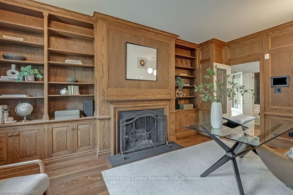 140 CHARTWELL Road photo 17