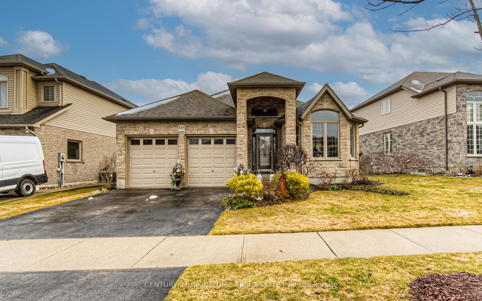 163 Townsend Drive photo 3