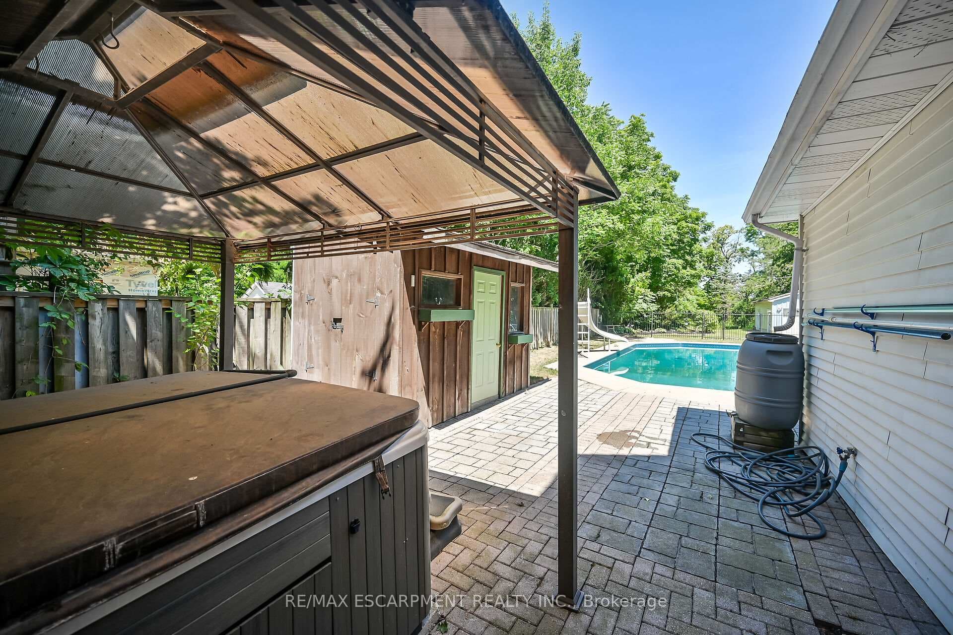 94 Sutherland Street photo 43