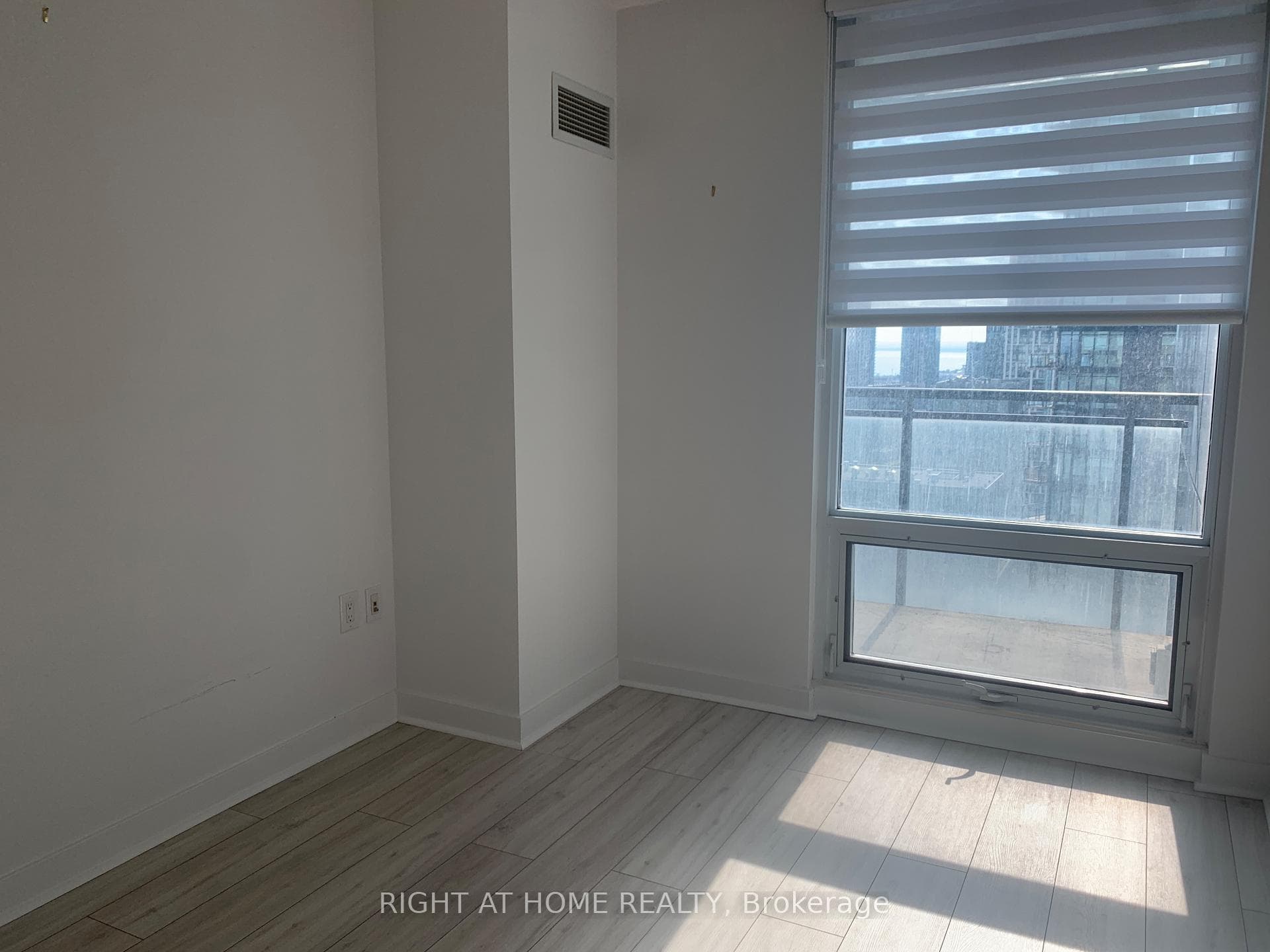 25 Telegram Mews Unit 3307 photo 8