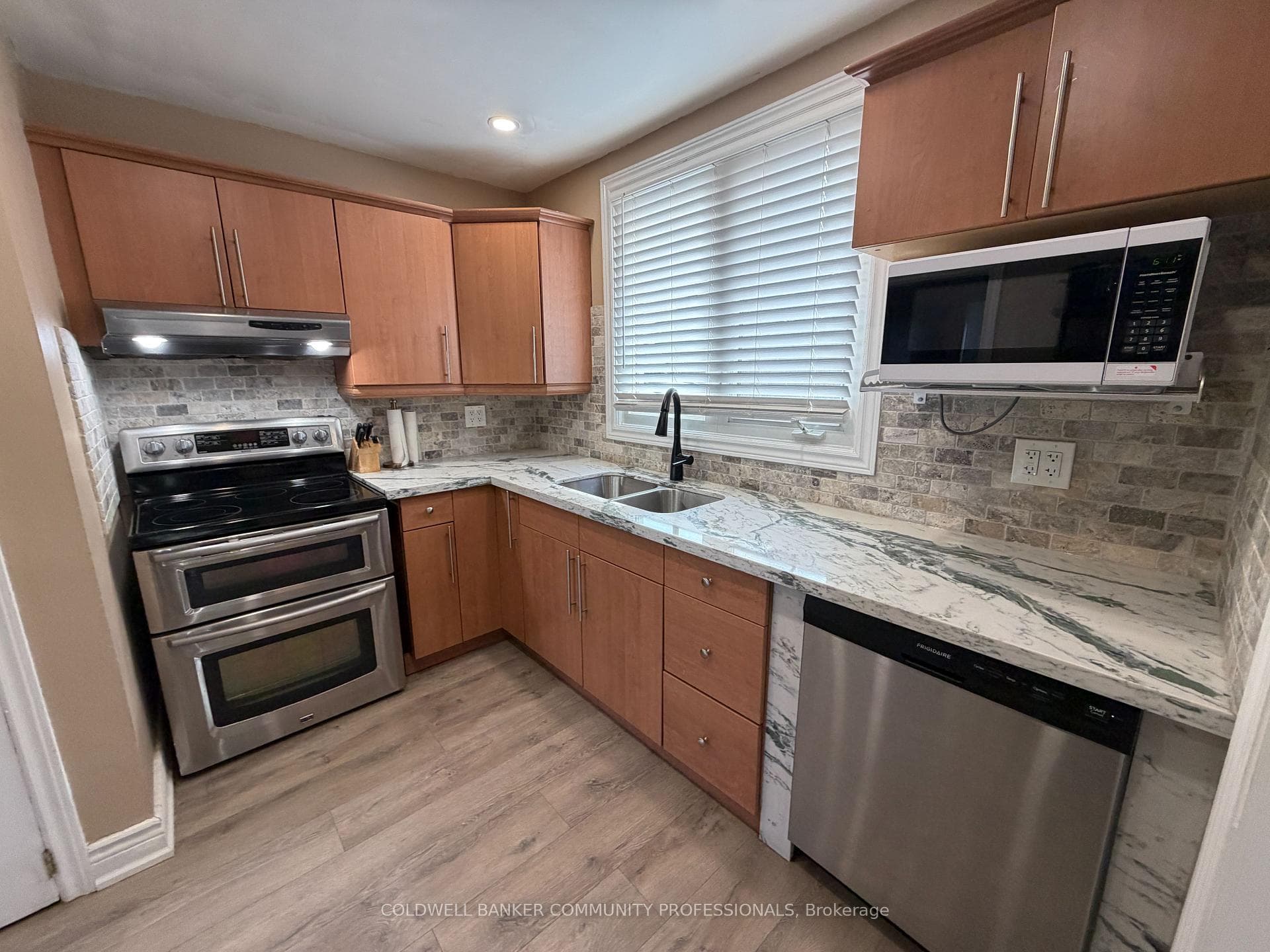 94 Howard Avenue photo 8