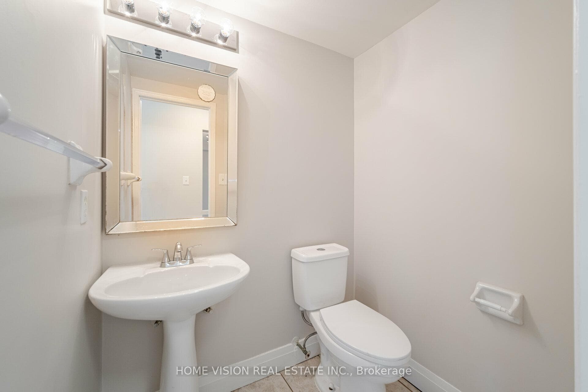 5774 Gant Crescent Unit Main photo 19
