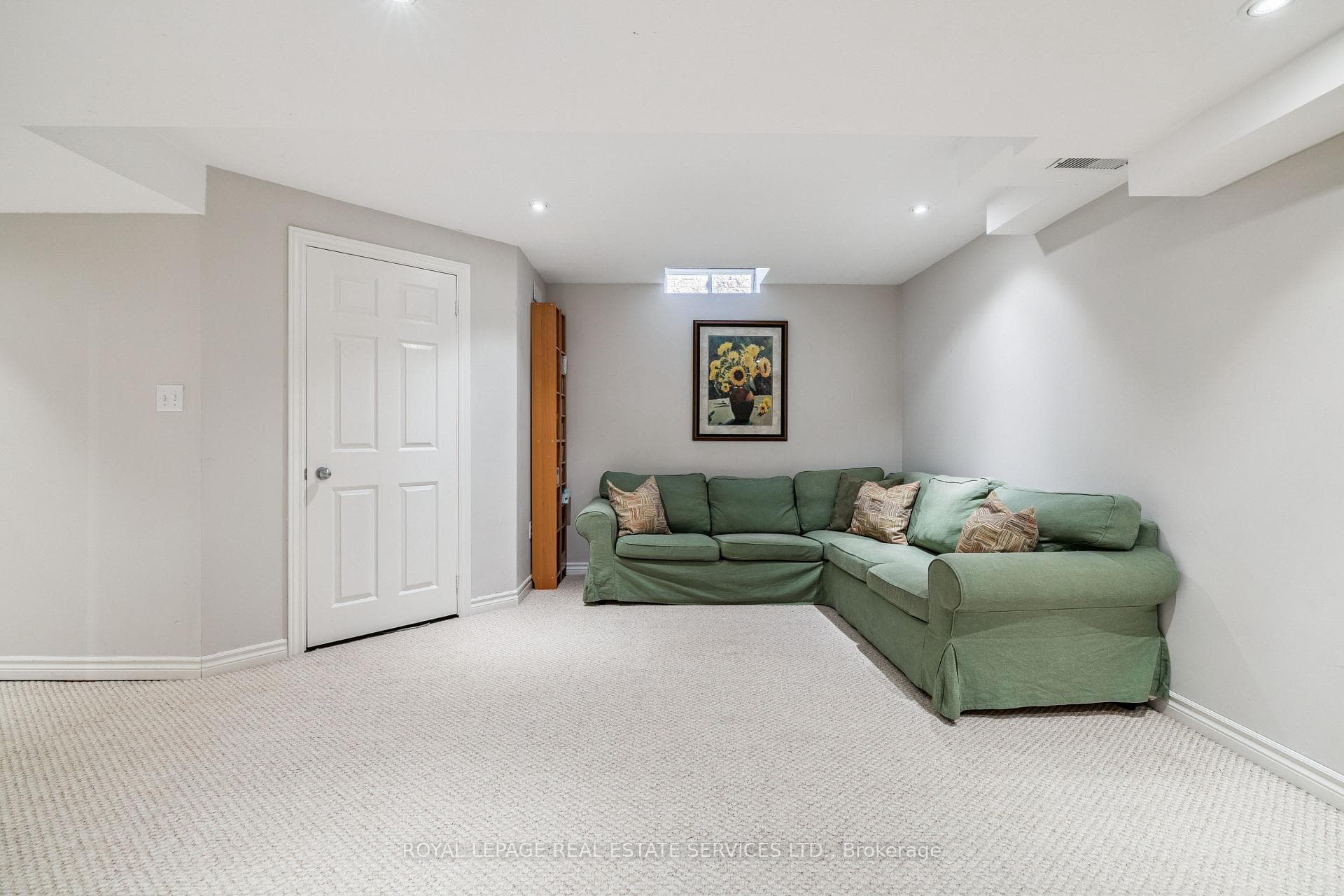 5186 Ravine Crescent photo 21