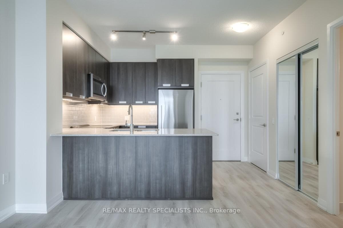 35 Watergarden Drive Unit 1520 photo 8