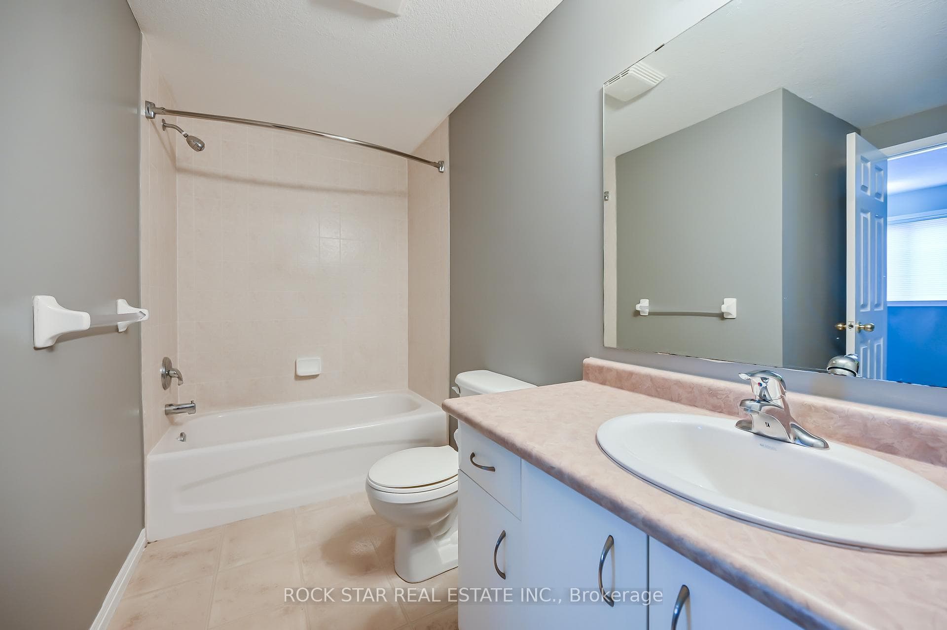 211 Snowdrop Crescent photo 25