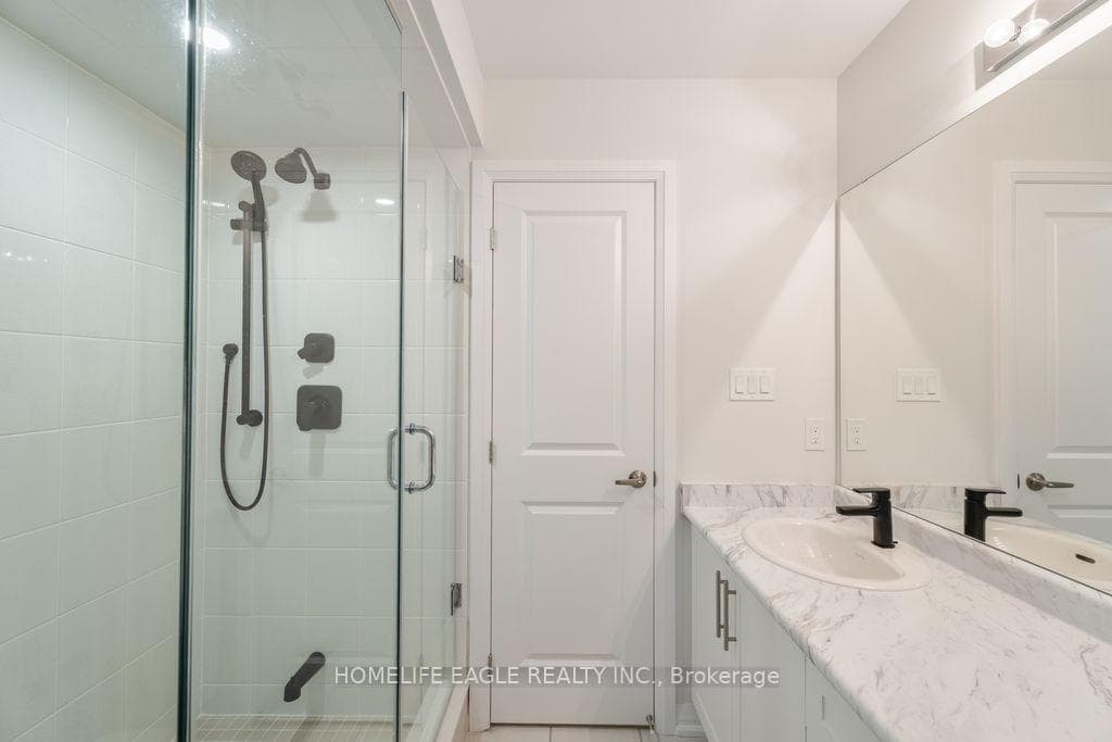 1533 Stovell Crescent photo 23