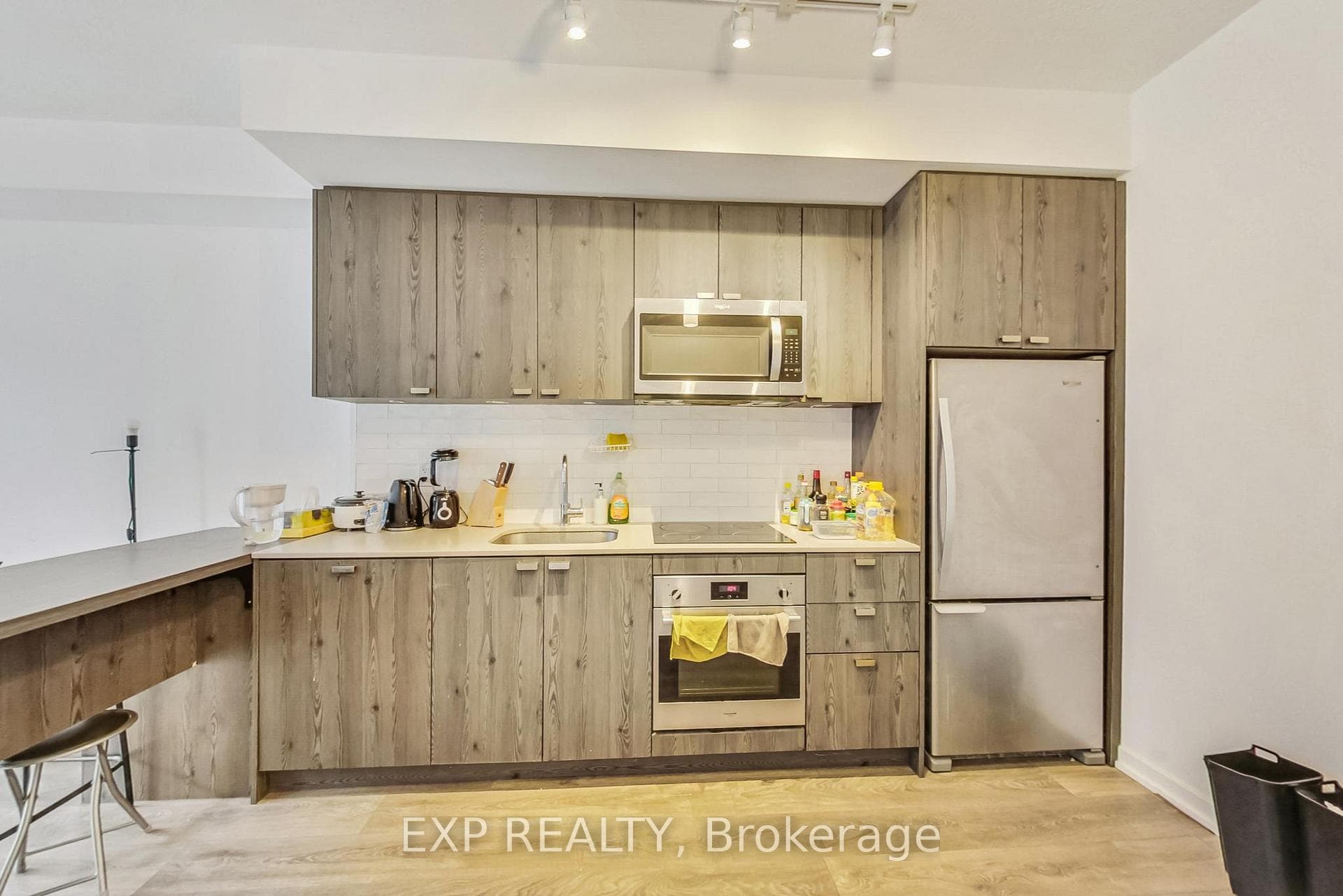 56 Forest Manor Road Unit 611 photo 14